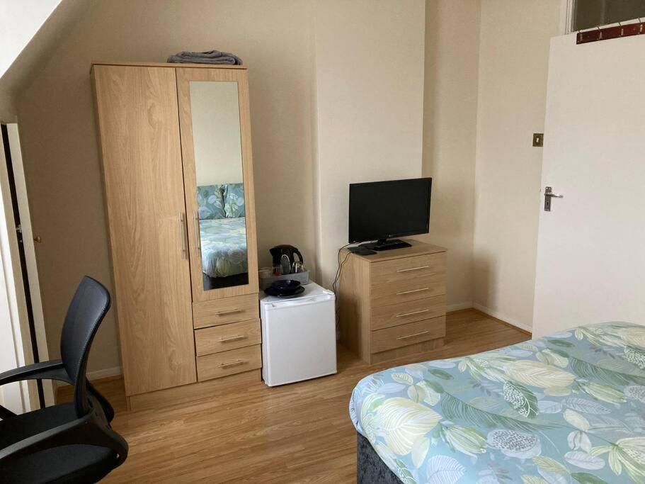 Hotel Eltar Hostle Londyn Zewnętrze zdjęcie